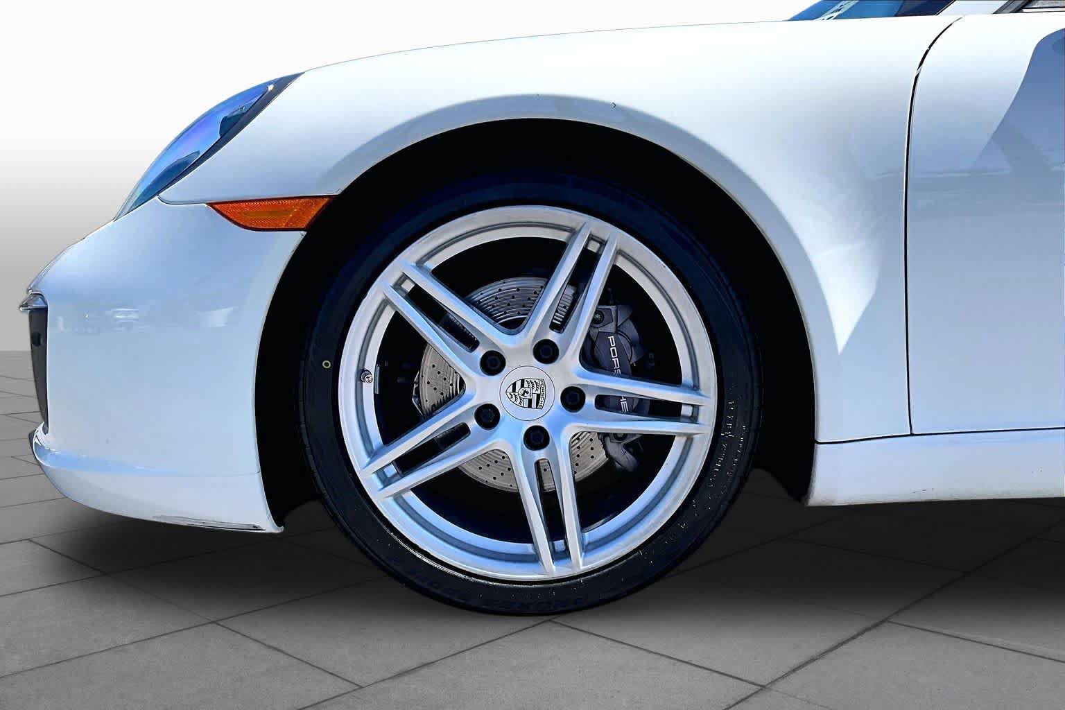Used 2017 Porsche 911 Carrera RWD image 9