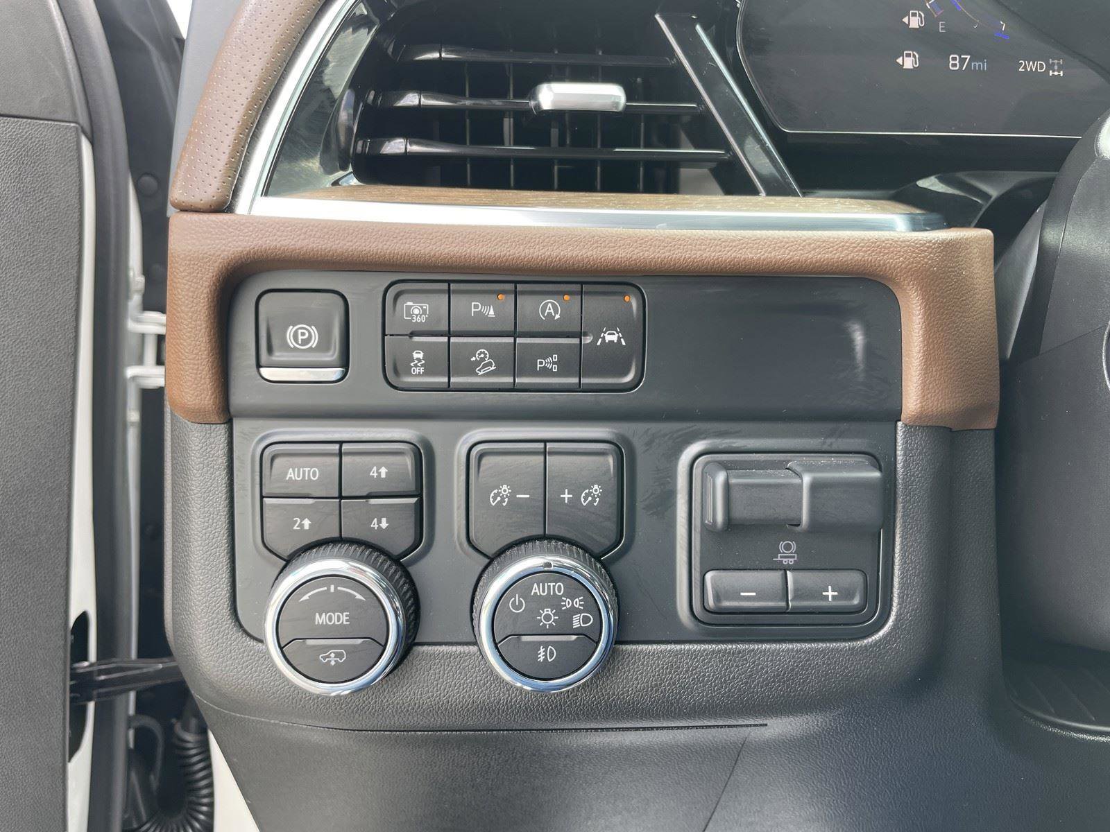 Used 2025 Chevrolet Tahoe High Country image 22