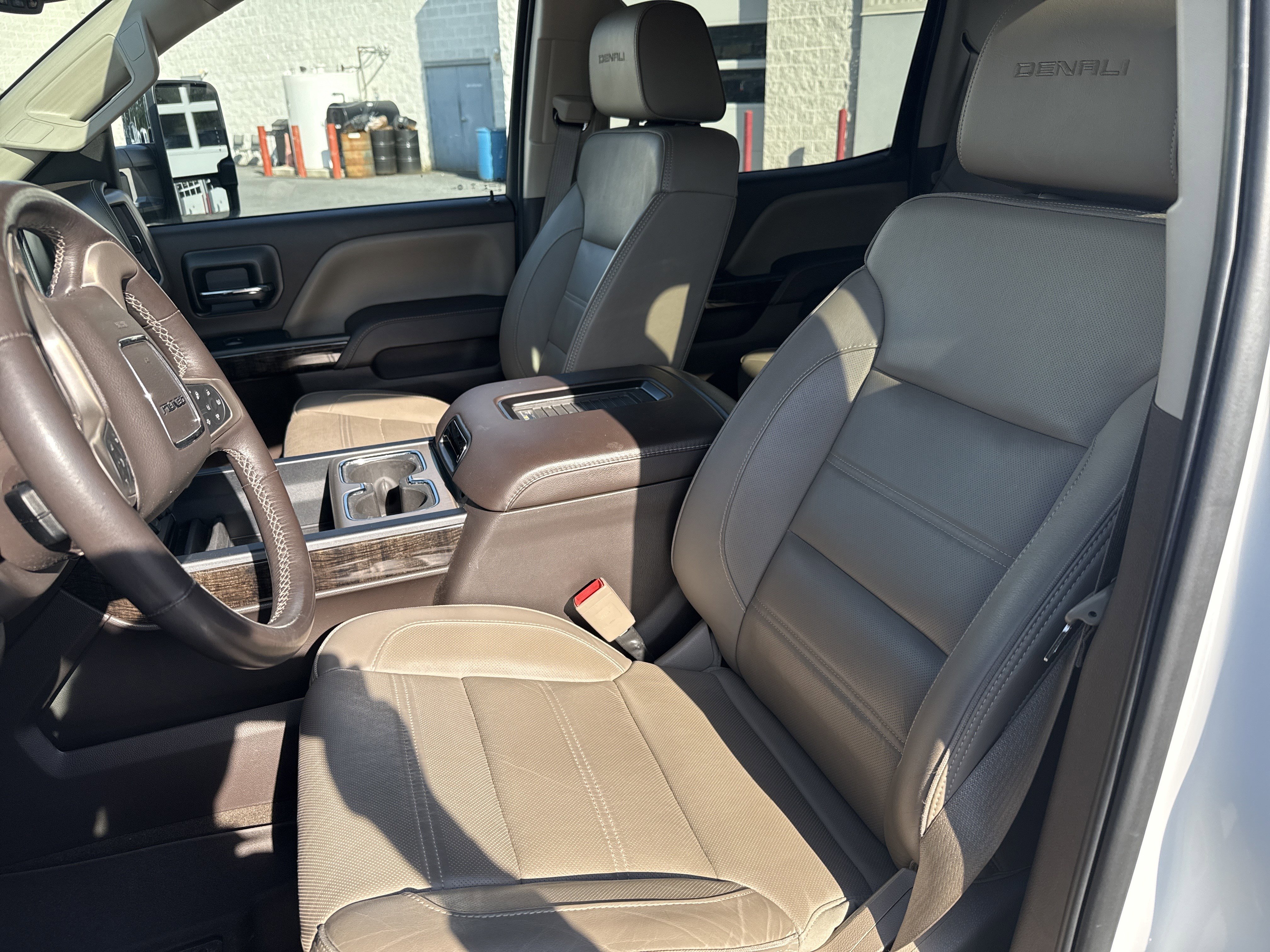 Used 2016 GMC Sierra 2500 Denali w/ Duramax Plus Package AWD/4WD image 10