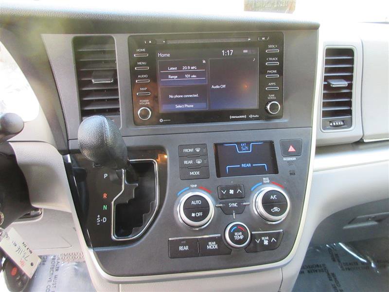 Used 2020 Toyota Sienna LE image 19