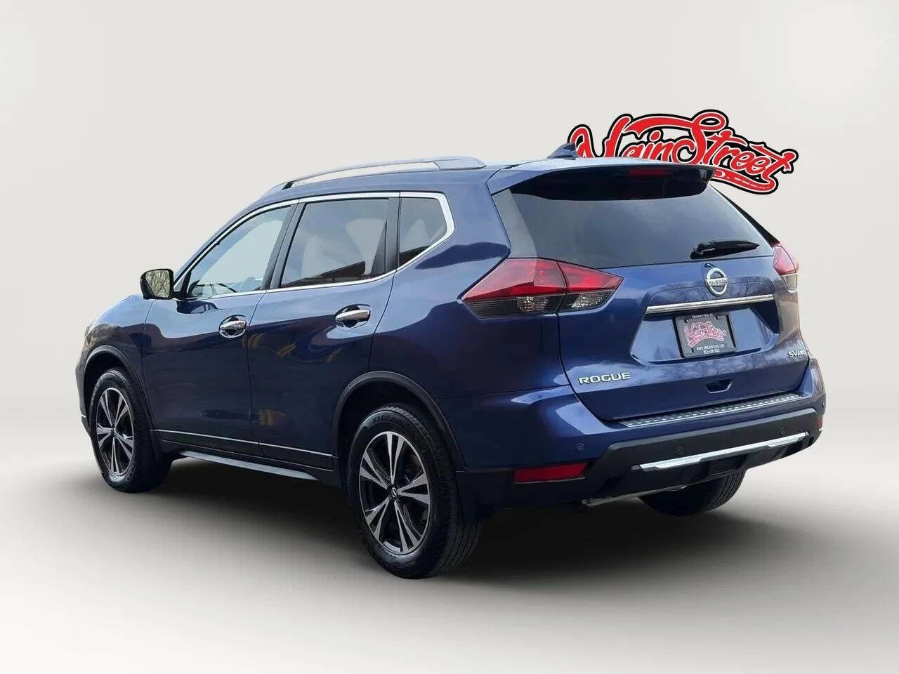 Used 2019 Nissan Rogue SV w/ Premium Package image 5