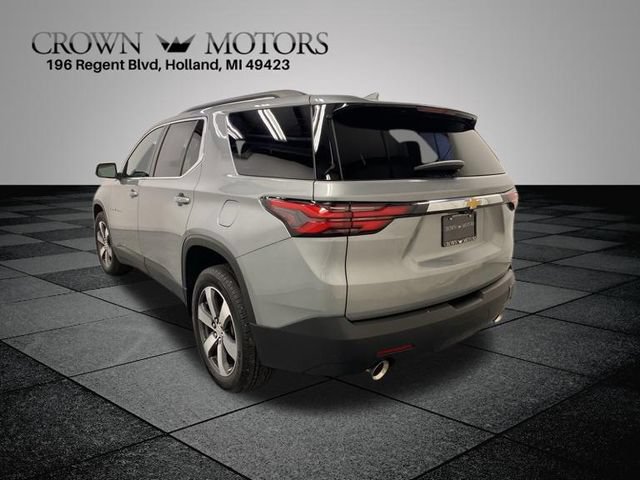 Used 2023 Chevrolet Traverse LT w/ LT Premium Package AWD/4WD image 4