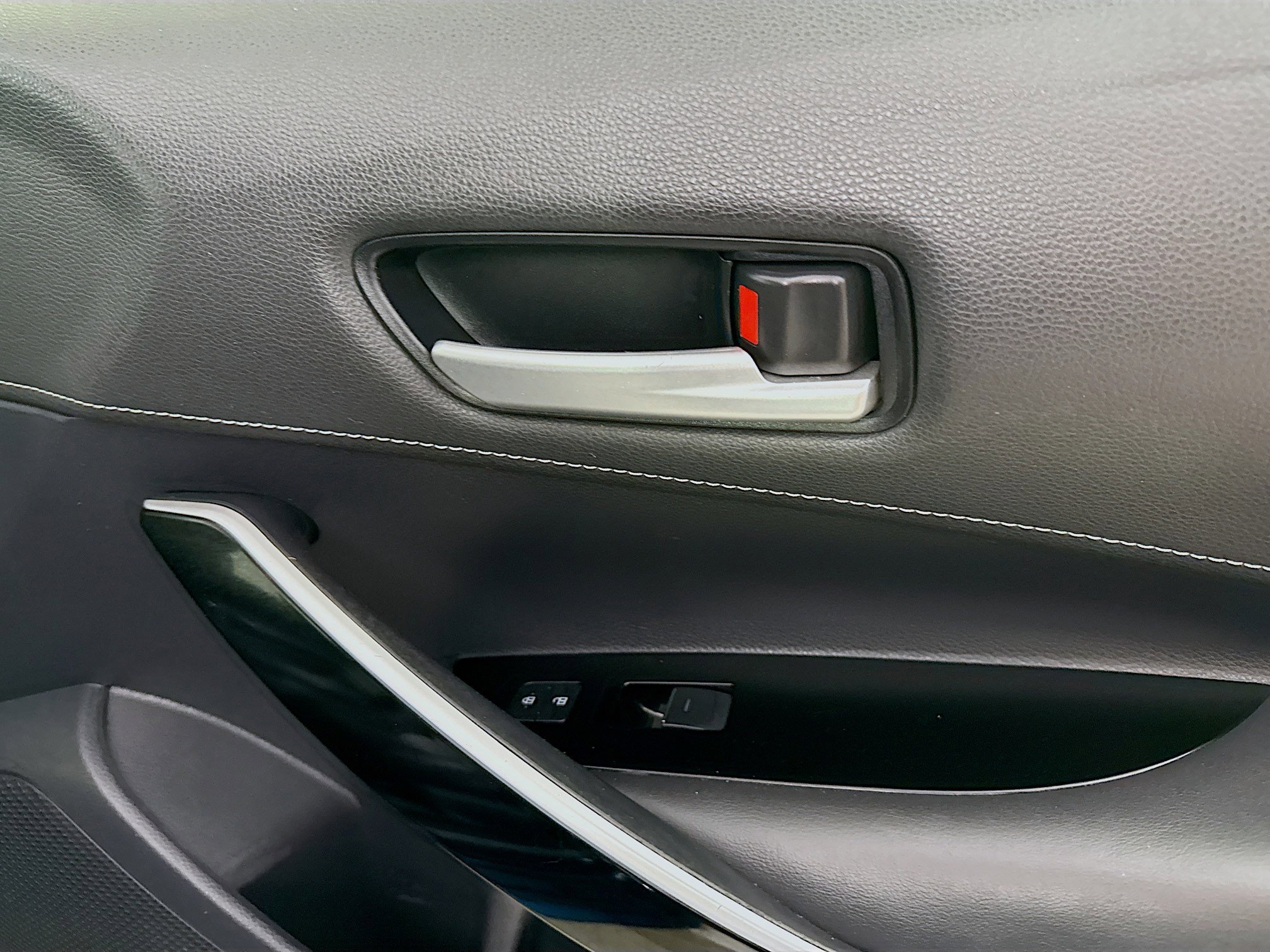 Used 2019 Toyota Corolla XSE FWD image 31