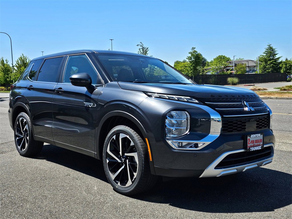 New 2025 Mitsubishi Outlander SE image 2