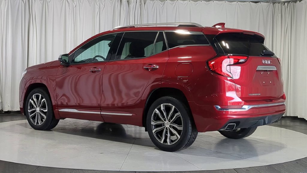 Used 2018 GMC Terrain Denali w/ Comfort Package FWD image 8