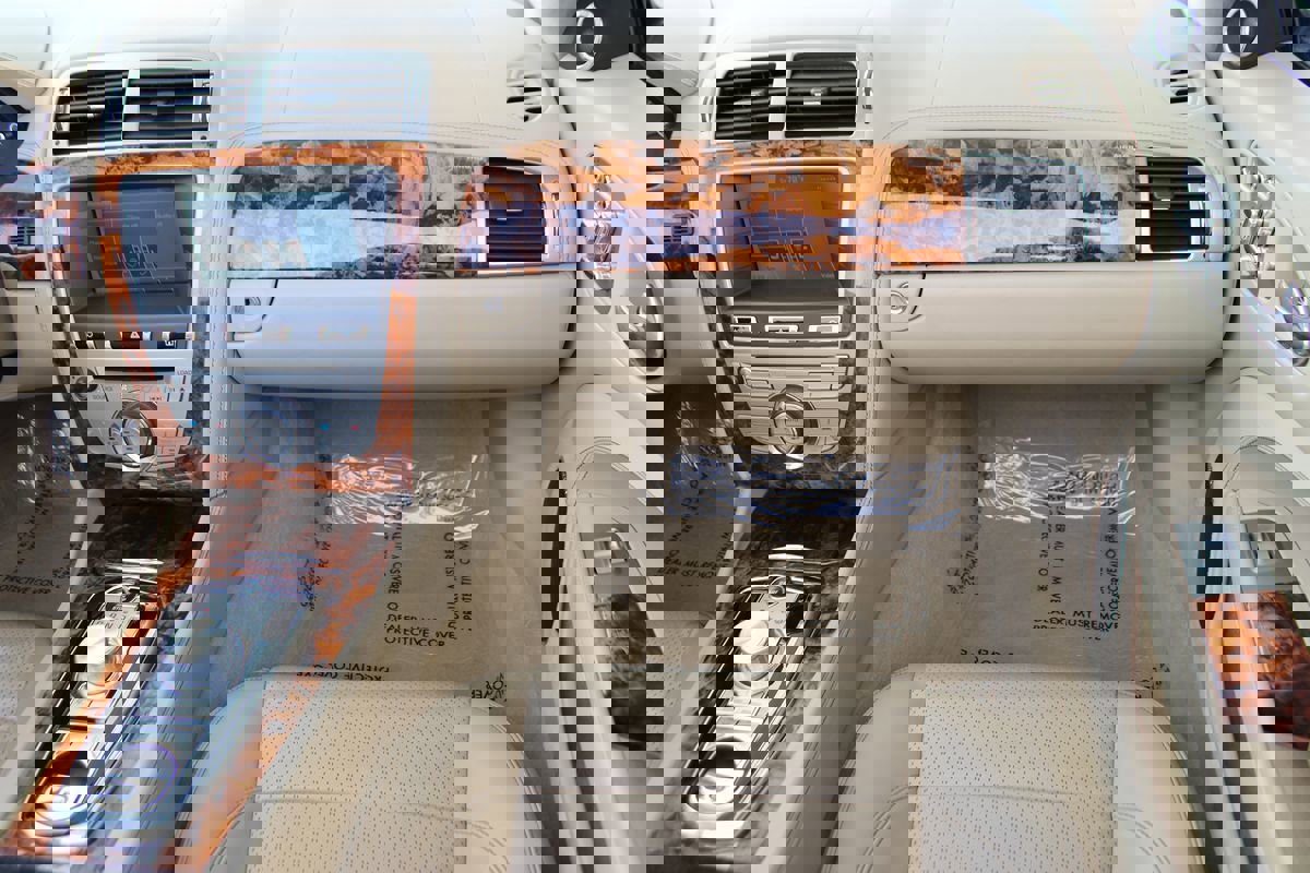 Used 2011 Jaguar XKR R image 12