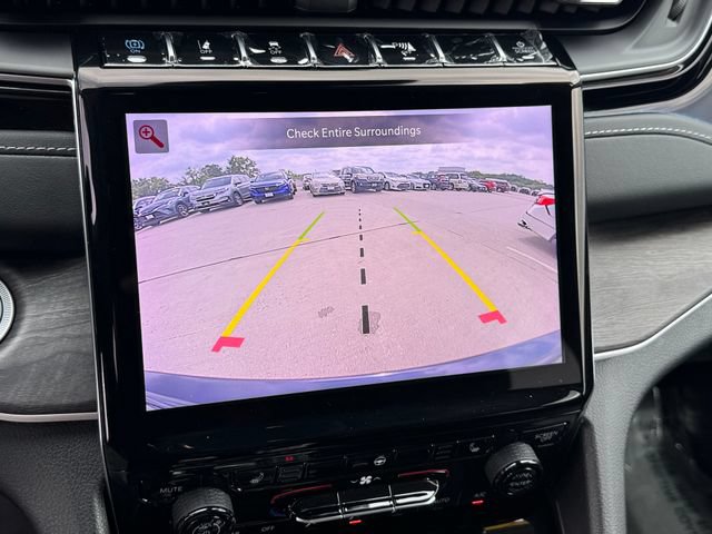 Used 2023 Jeep Grand Cherokee 4WD 4xe image 28
