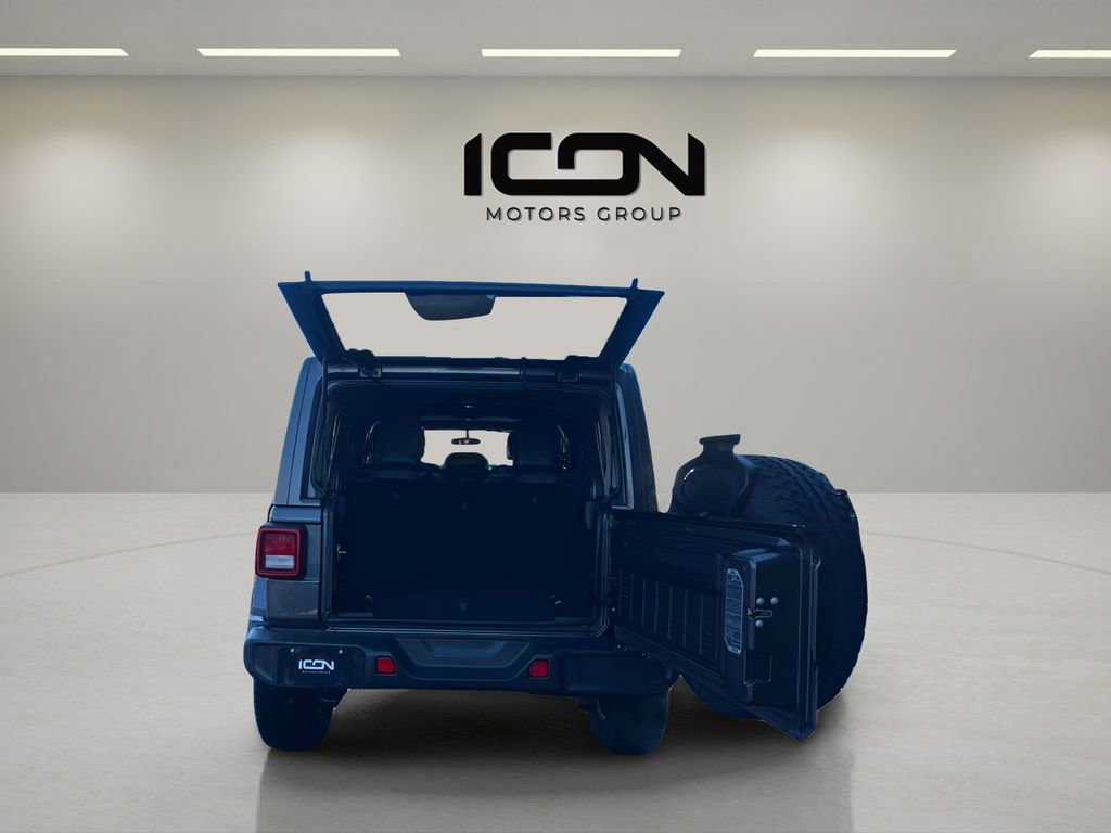 Used 2018 Jeep Wrangler Unlimited Sahara w/ Cold Weather Group image 5