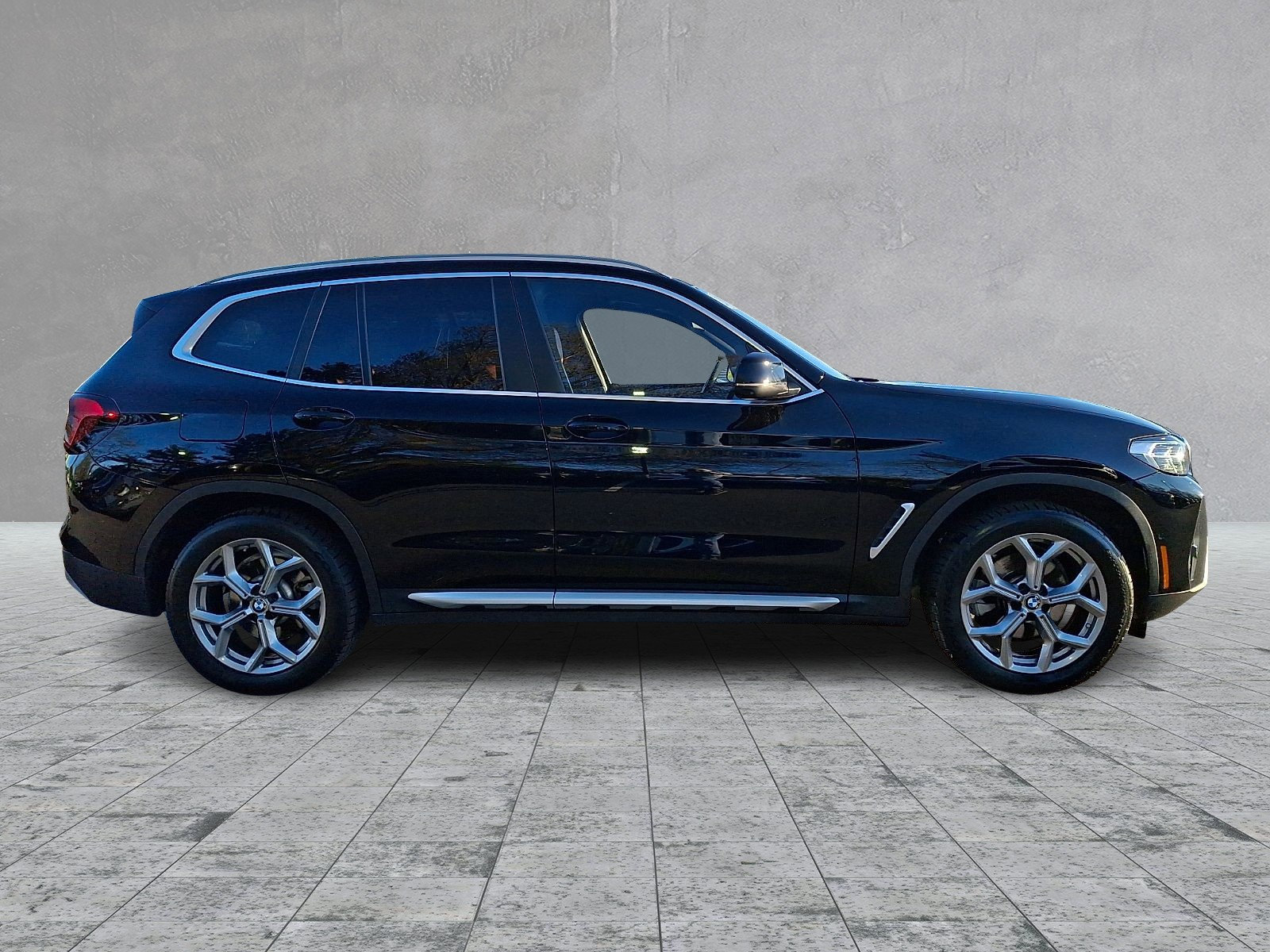 Used 2024 BMW X3 xDrive30i w/ Convenience Package image 4