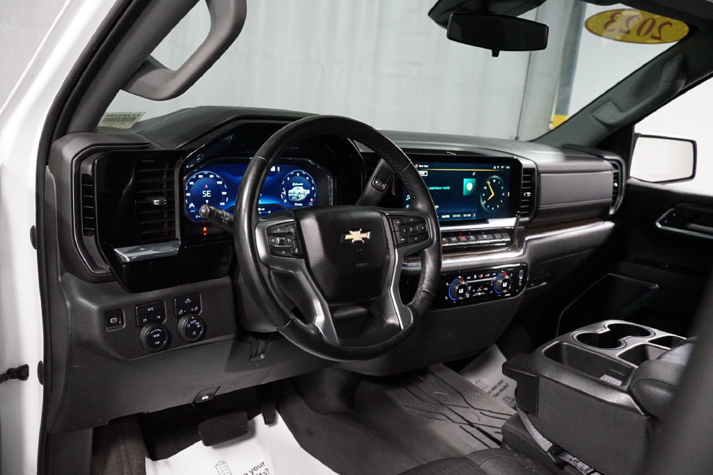 Used 2023 Chevrolet Silverado 1500 LT AWD/4WD image 12