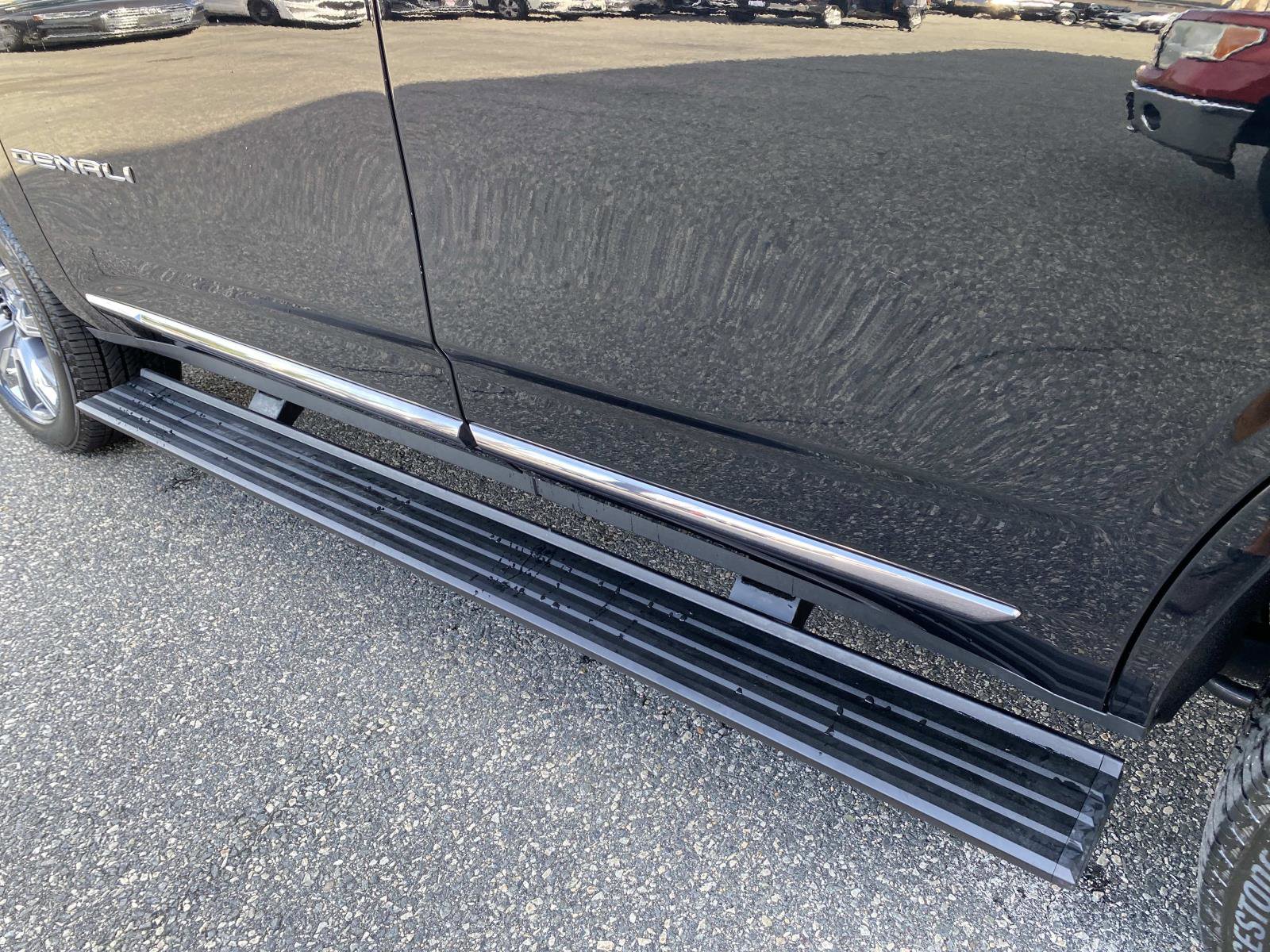 Used 2024 GMC Yukon Denali Ultimate w/ LPO, Floor Liner Package image 10