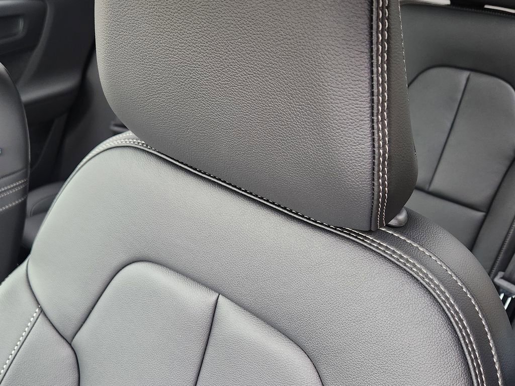 New 2026 Volvo XC40 B5 Core w/ Climate Package image 5