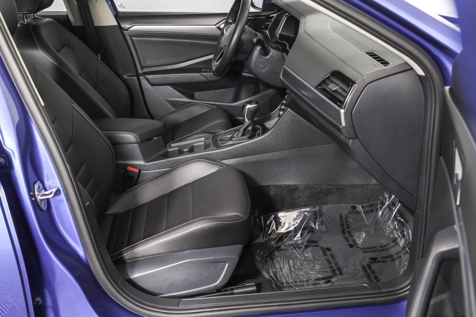 Used 2024 Volkswagen Jetta SE image 44
