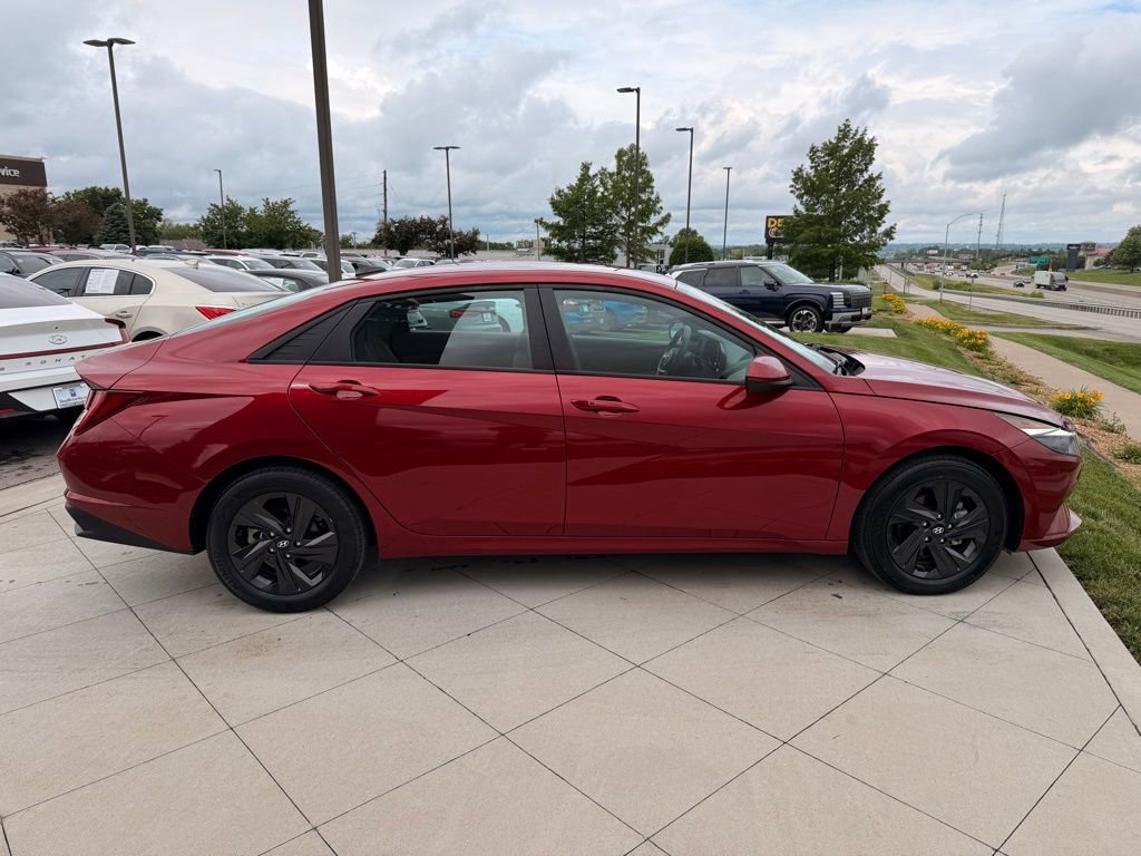 Used 2023 Hyundai Elantra Blue FWD image 6