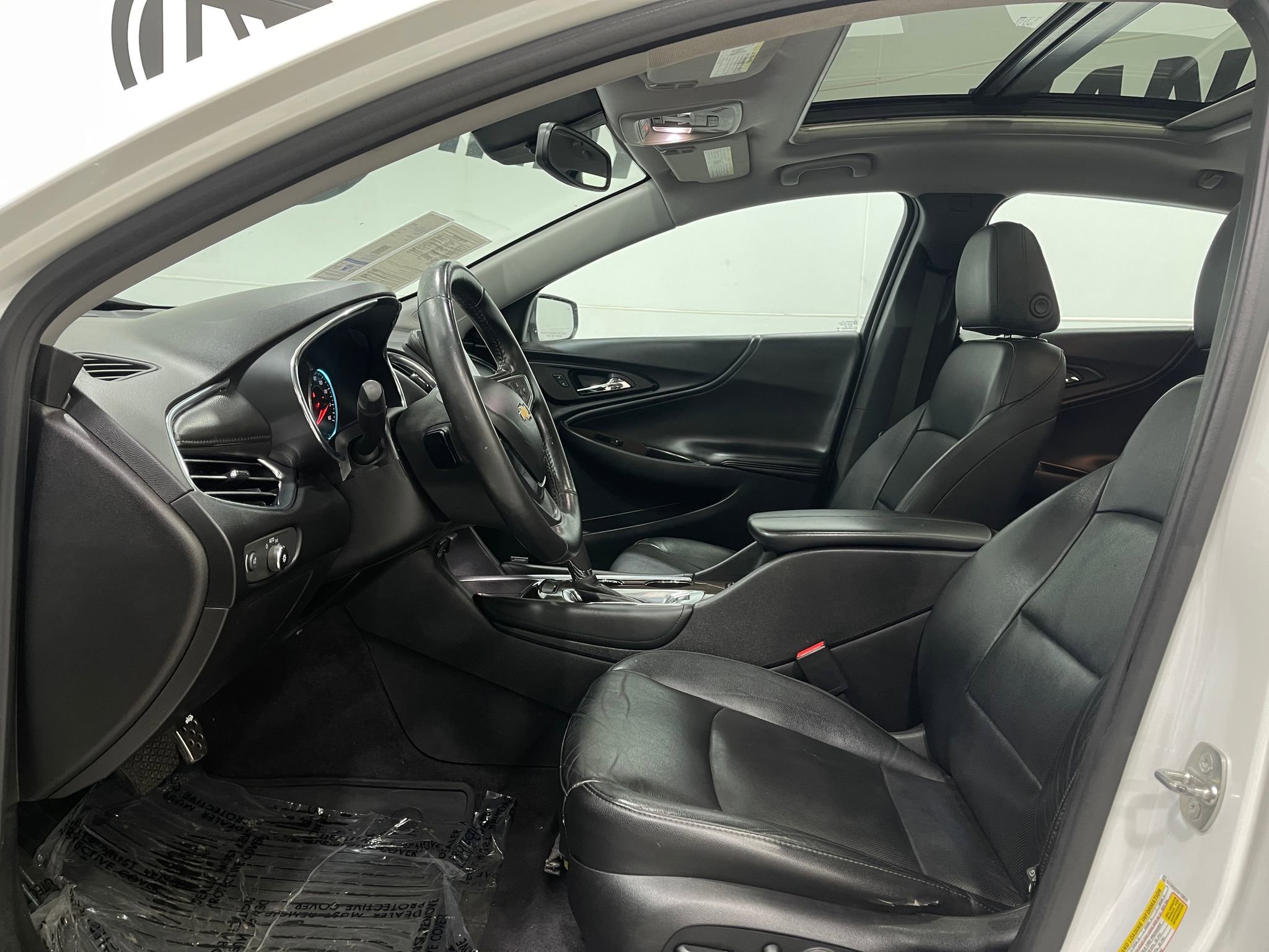 Used 2017 Chevrolet Malibu Premier w/ Premier Sun and Wheel Package image 13