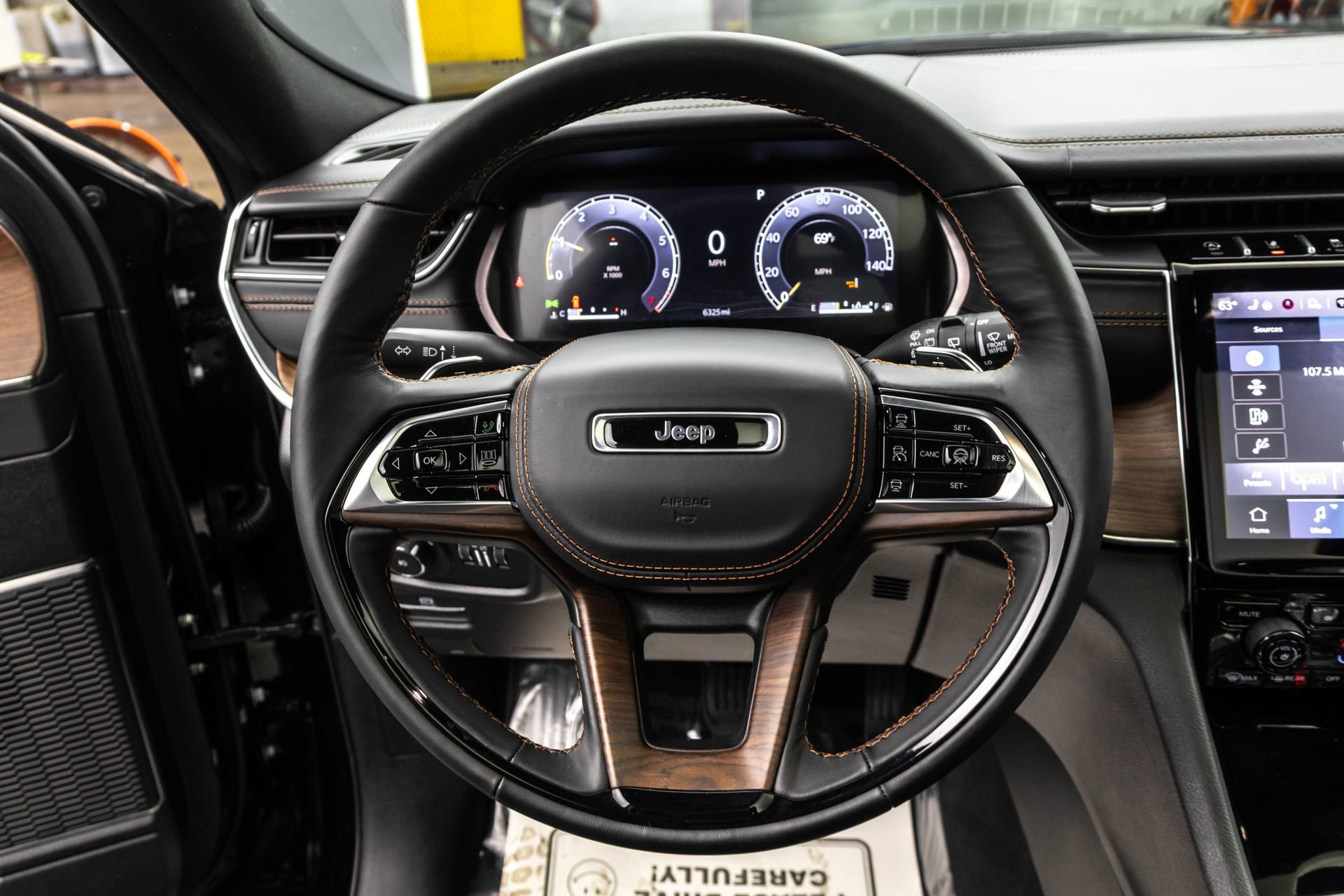 Used 2025 Jeep Grand Cherokee L Summit image 23