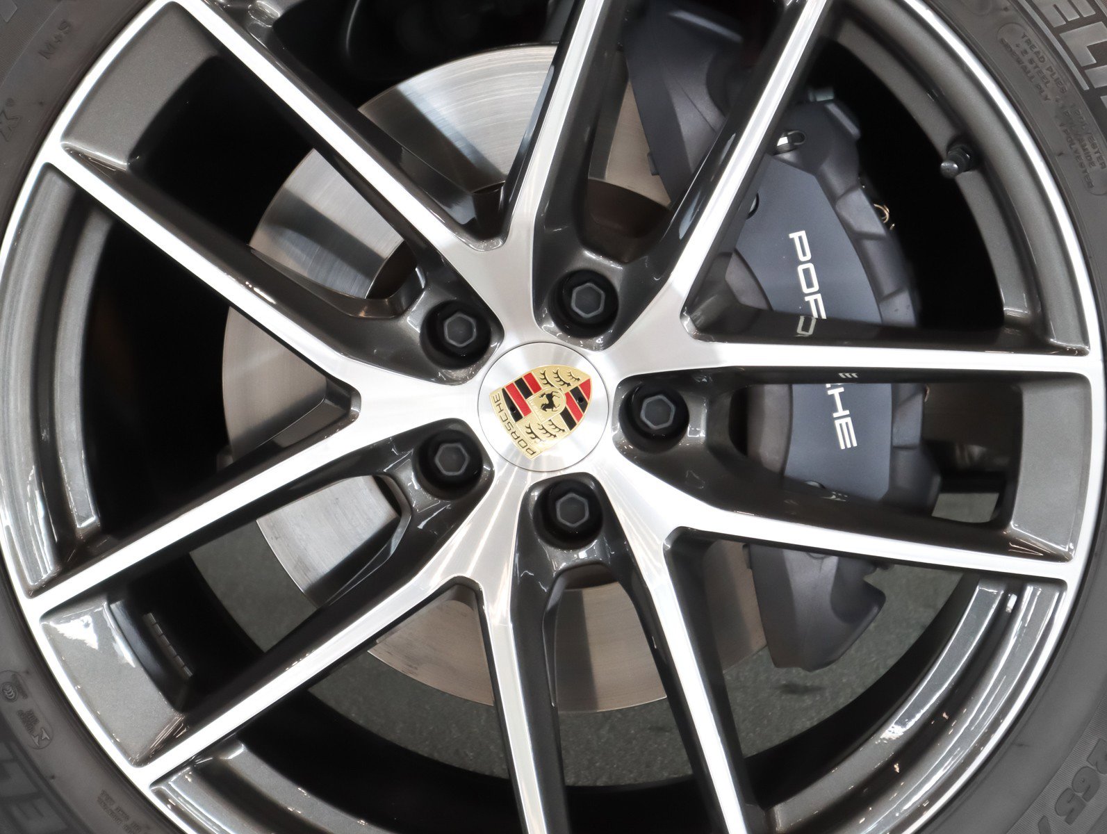 Used 2025 Porsche Macan image 23