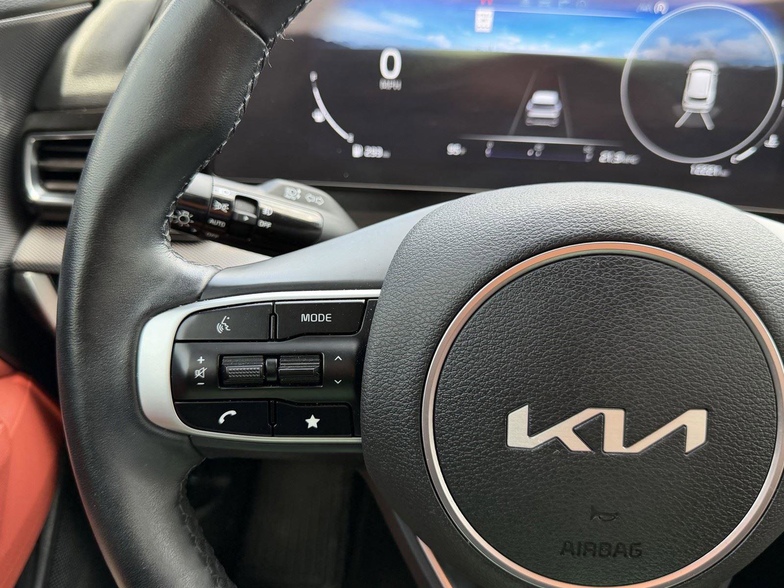 Used 2025 Kia Sportage SX FWD image 12