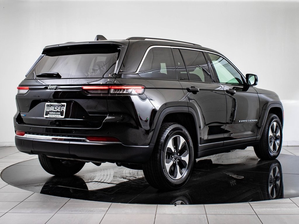 Used 2024 Jeep Grand Cherokee Limited 4xe image 7