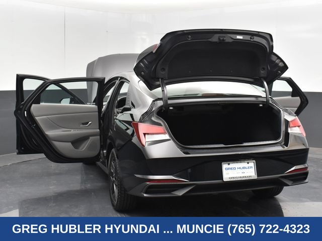 Used 2023 Hyundai Elantra SEL FWD image 41