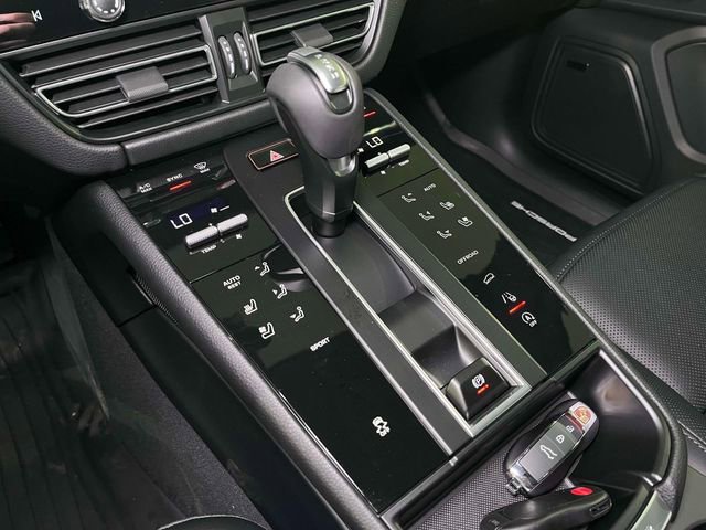 New 2026 Porsche Macan AWD/4WD image 35