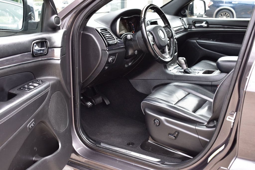 Used 2020 Jeep Grand Cherokee Overland RWD image 16