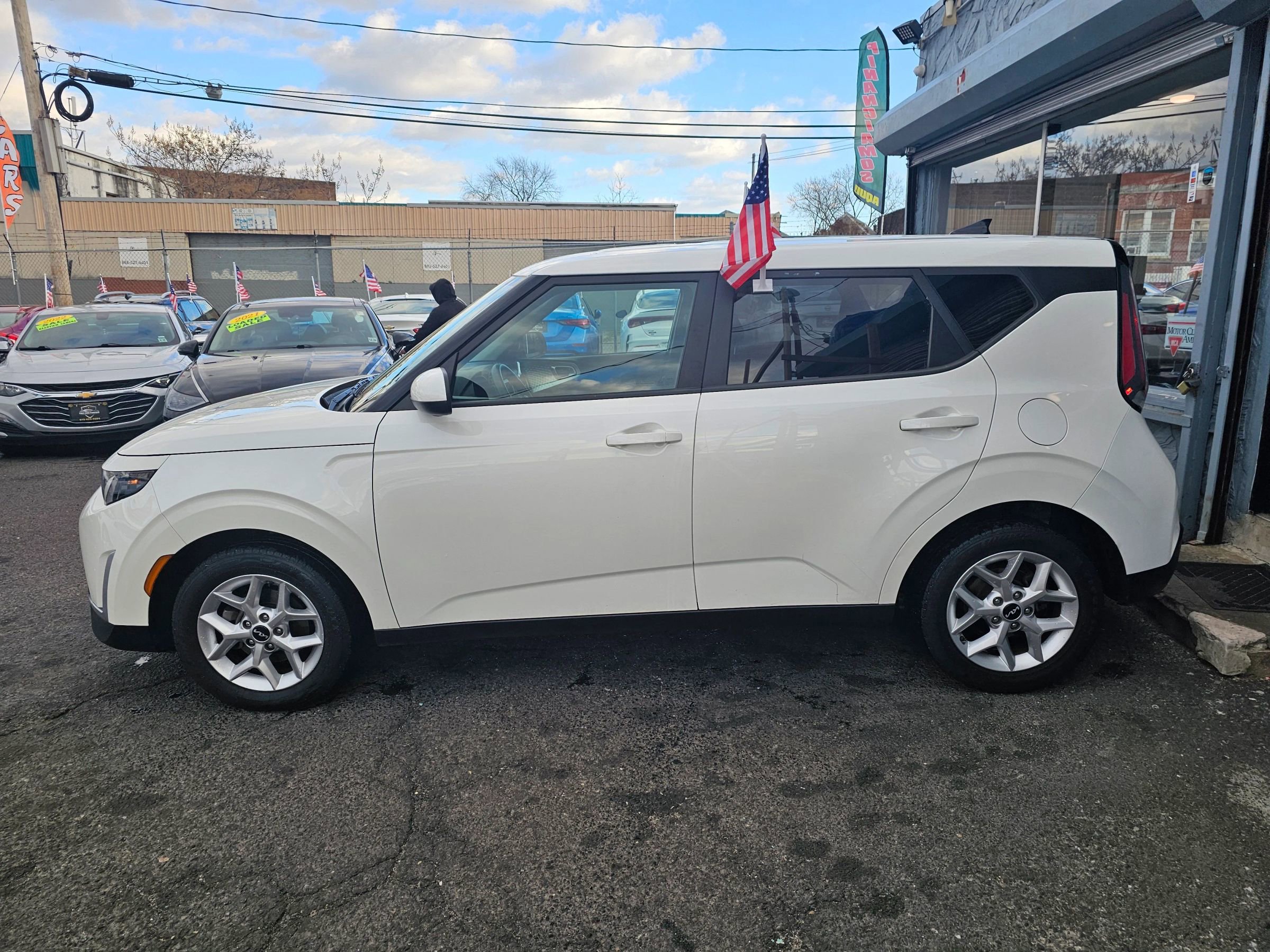 Used 2023 Kia Soul LX w/ Option Group 015 image 2