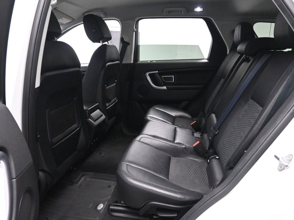Used 2016 Land Rover Discovery Sport SE image 15