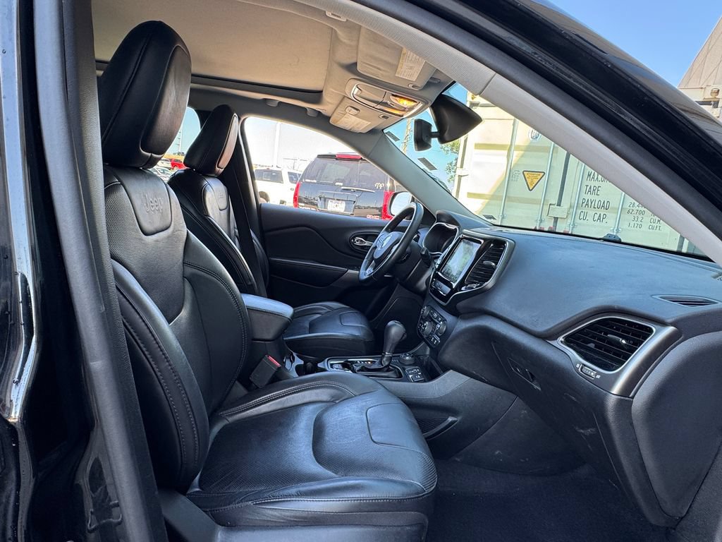 Used 2019 Jeep Cherokee Limited AWD/4WD image 24