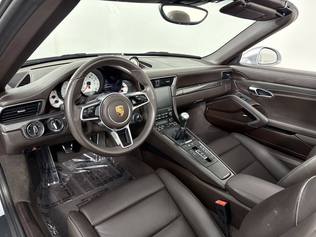 Certified 2017 Porsche 911 Carrera 4 AWD/4WD image 4
