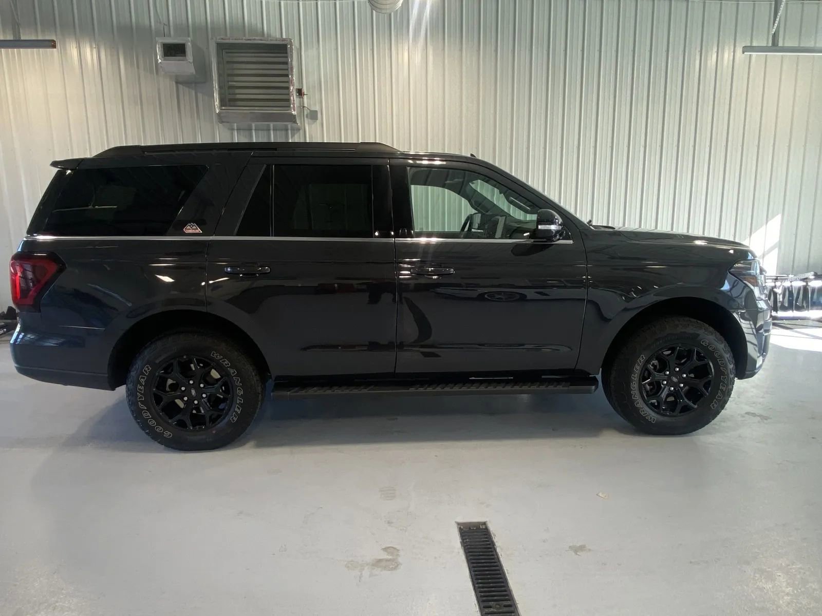 Used 2024 Ford Expedition Timberline AWD/4WD image 2