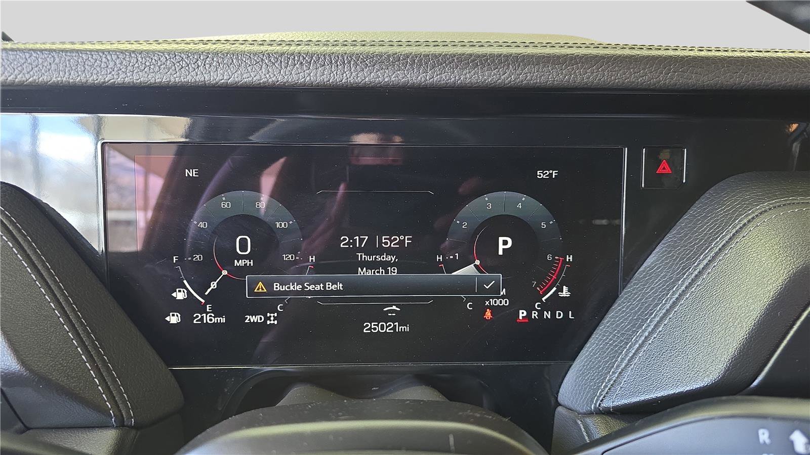 Used 2025 GMC Yukon XL Denali AWD/4WD image 10