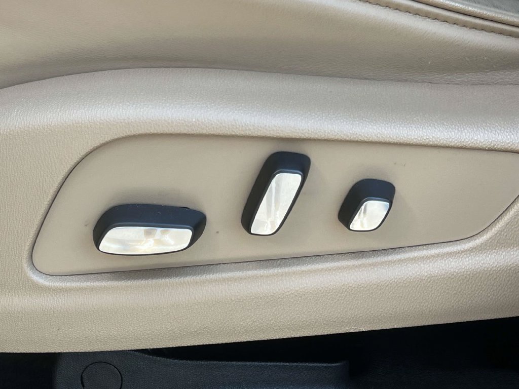Used 2025 Cadillac XT6 Premium Luxury w/ Platinum Package FWD image 29