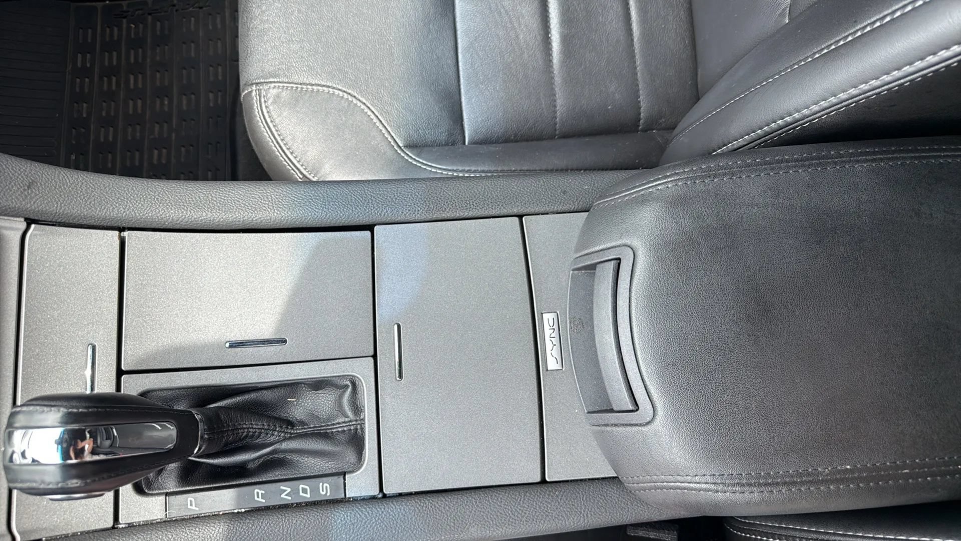 Used 2017 Ford Taurus SEL FWD image 16
