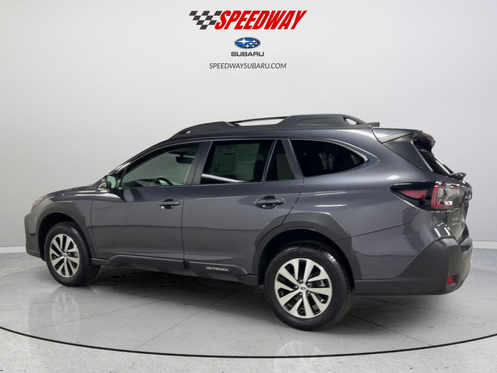 Certified 2025 Subaru Outback Premium AWD/4WD image 9