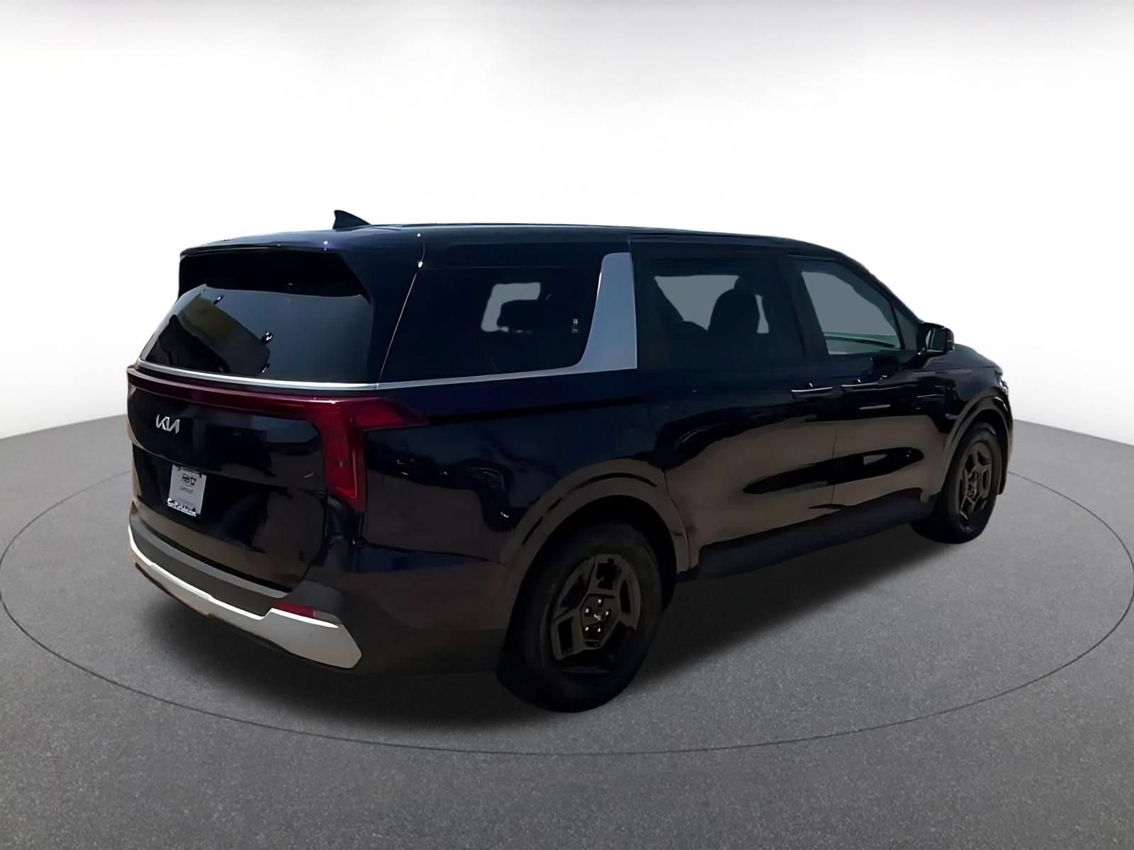 Used 2026 Kia Carnival FWD image 11
