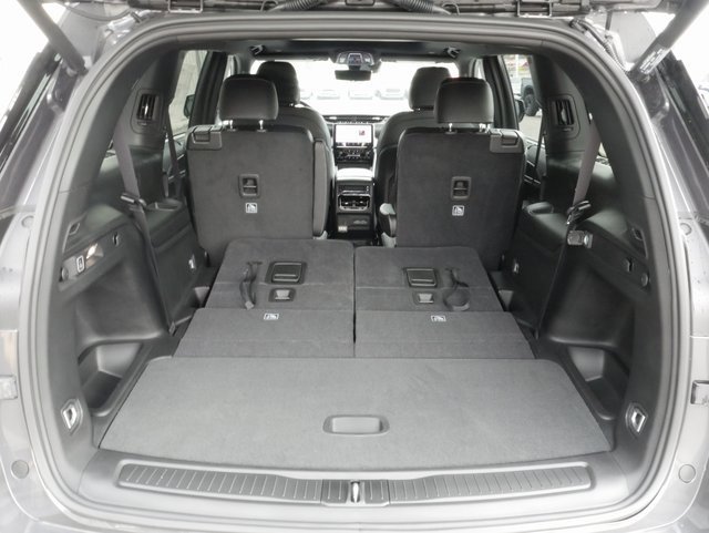 New 2025 Jeep Grand Cherokee L Limited w/ Luxury Tech Group II image 15