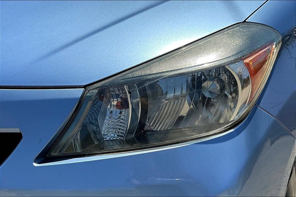 Used 2012 Toyota Yaris SE FWD image 28