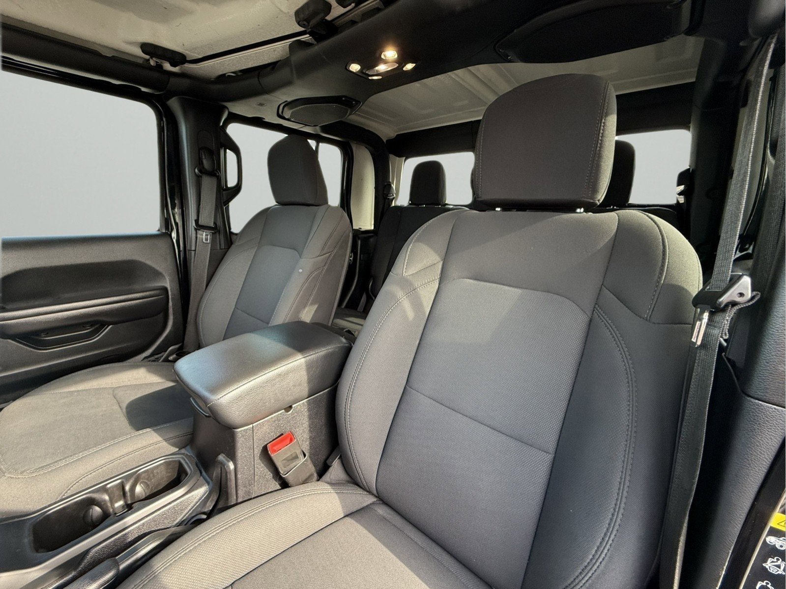 Used 2020 Jeep Gladiator Sport image 29