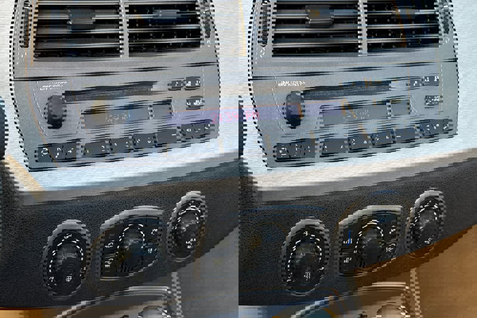 Used 2003 BMW Z4 3.0i image 17