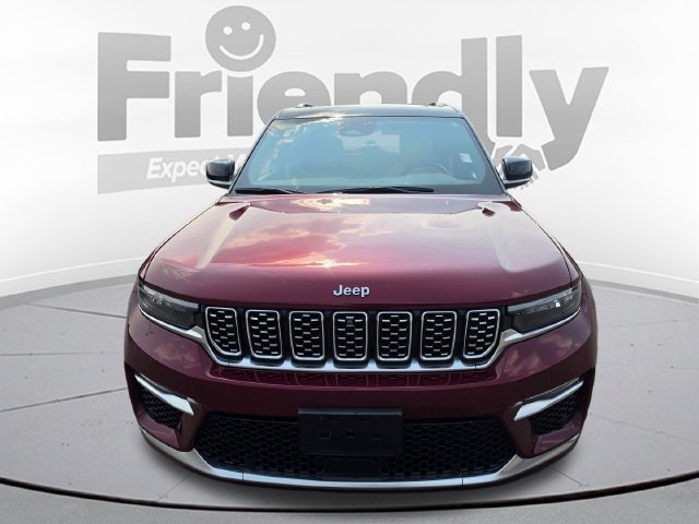 Used 2023 Jeep Grand Cherokee Summit w/ Luxury Tech Group V AWD/4WD image 2