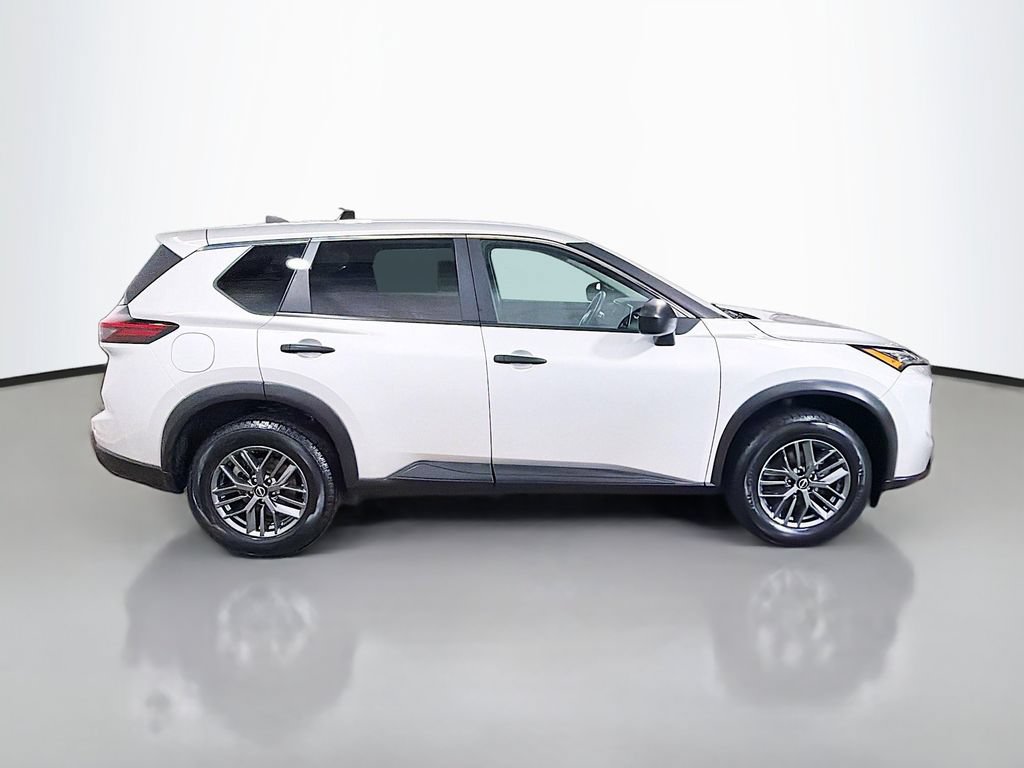 Used 2024 Nissan Rogue S FWD image 10
