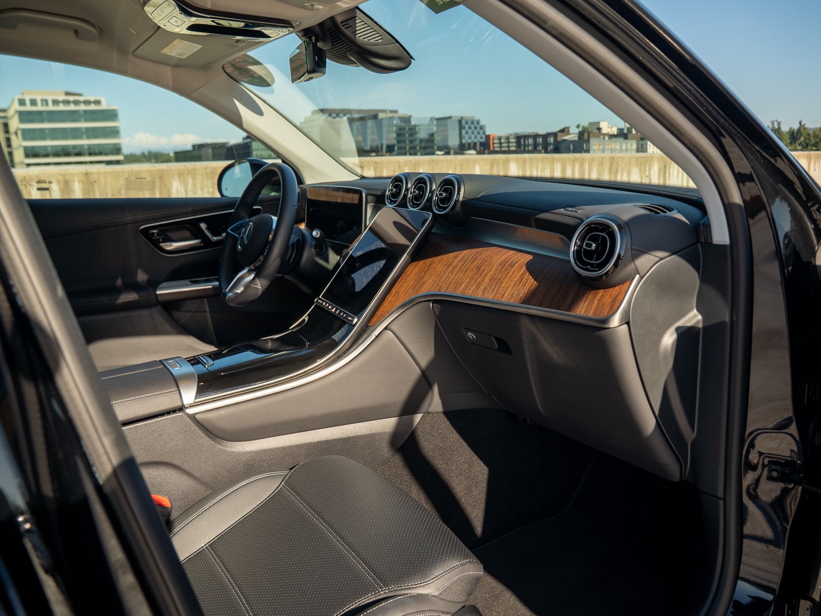 Certified 2025 Mercedes-Benz GLC 350e 4MATIC image 28
