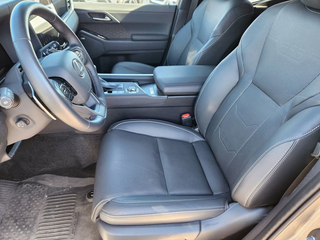 Used 2024 Lexus GX 550 image 12