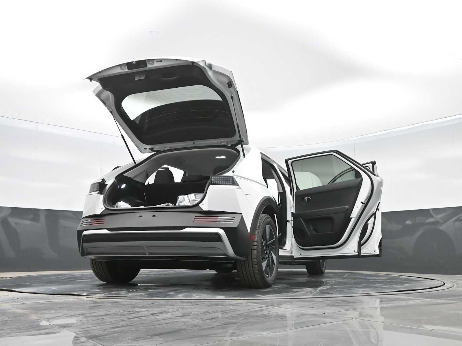 New 2025 Hyundai Ioniq 5 SE image 45