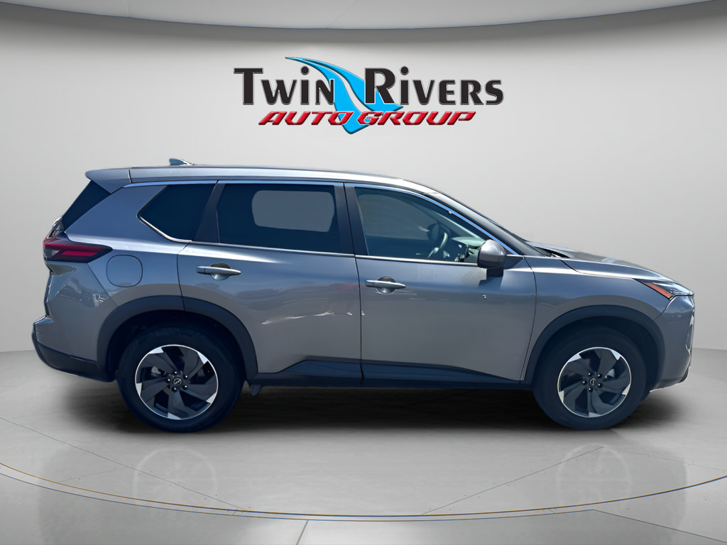 Used 2024 Nissan Rogue SV AWD/4WD image 5