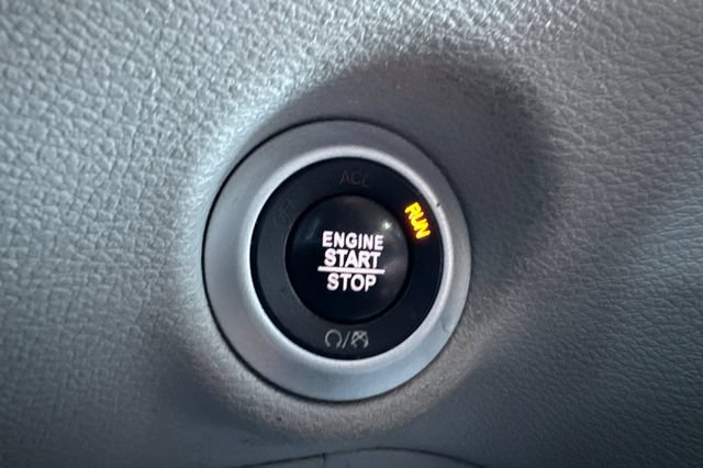 Used 2022 Chrysler Pacifica Touring-L FWD image 35