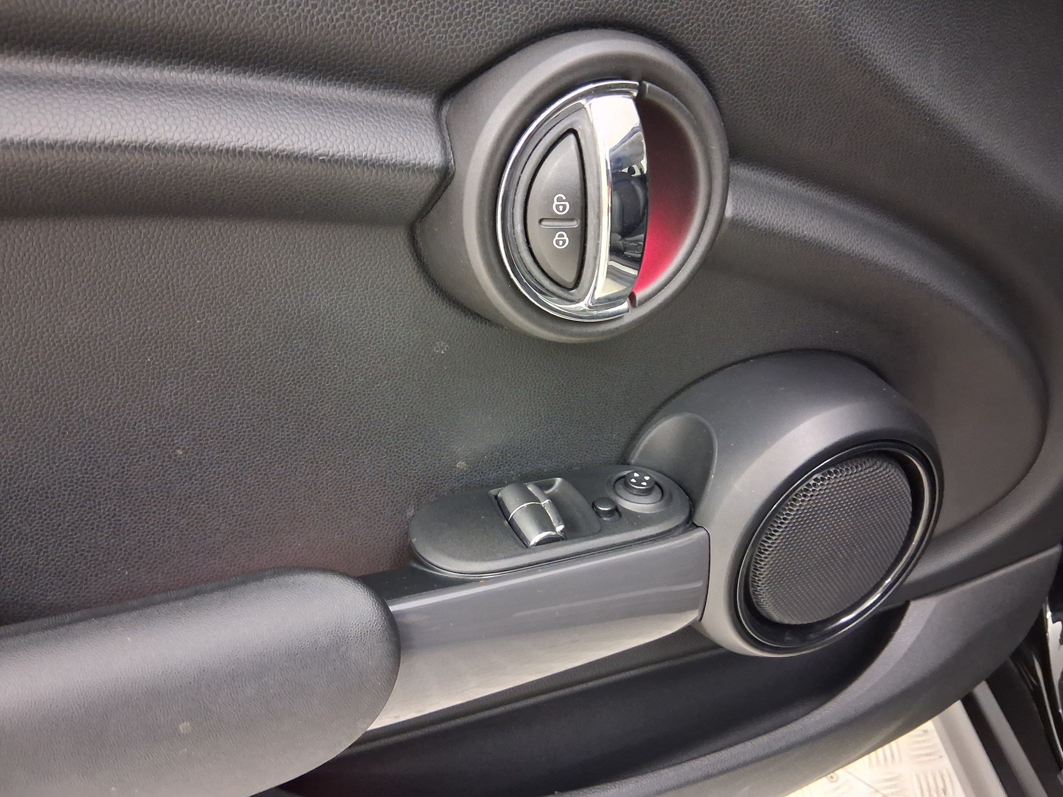 Used 2014 MINI Cooper 2-Door Hardtop FWD image 12