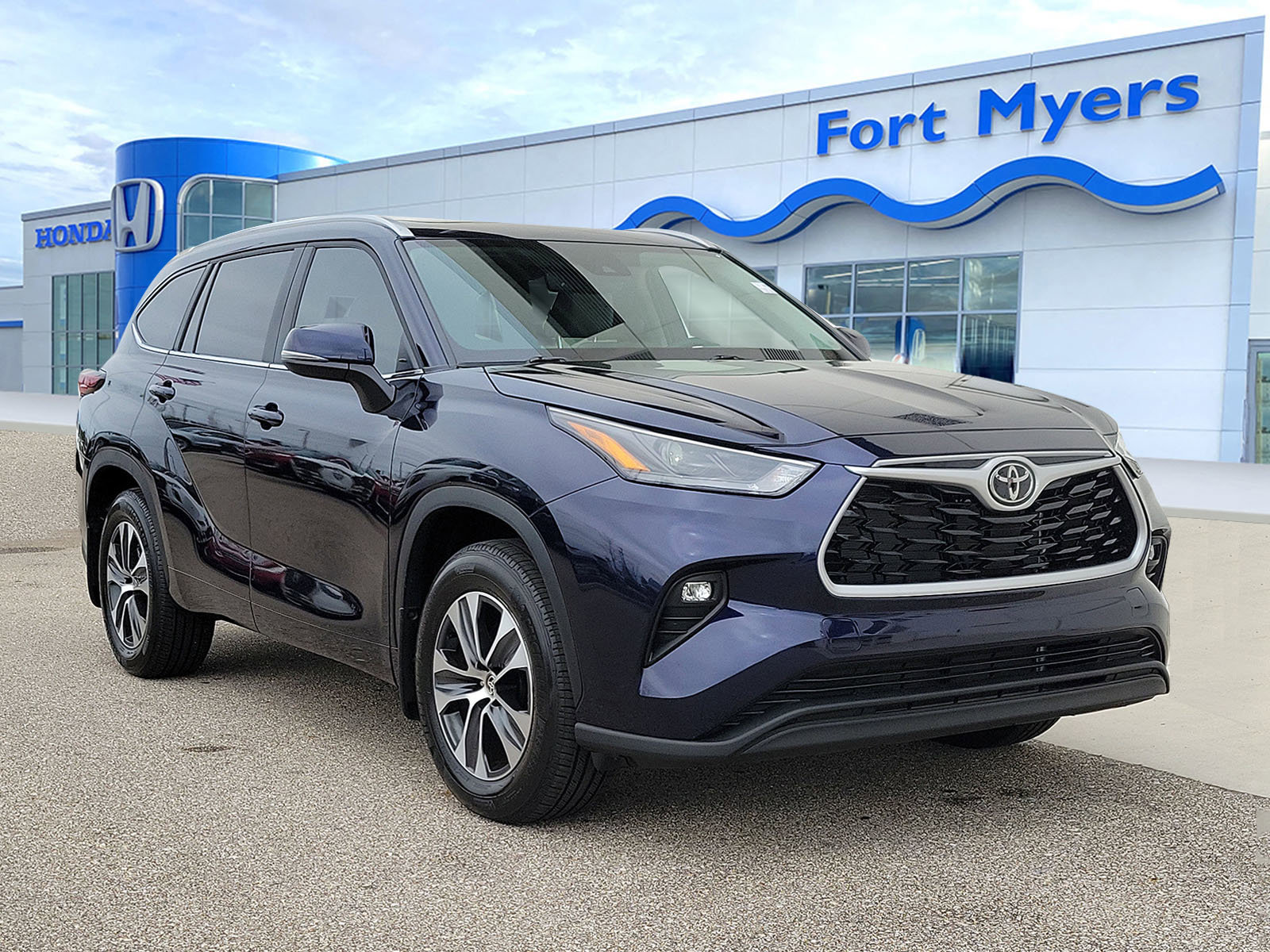 Used 2026 Toyota Highlander XLE