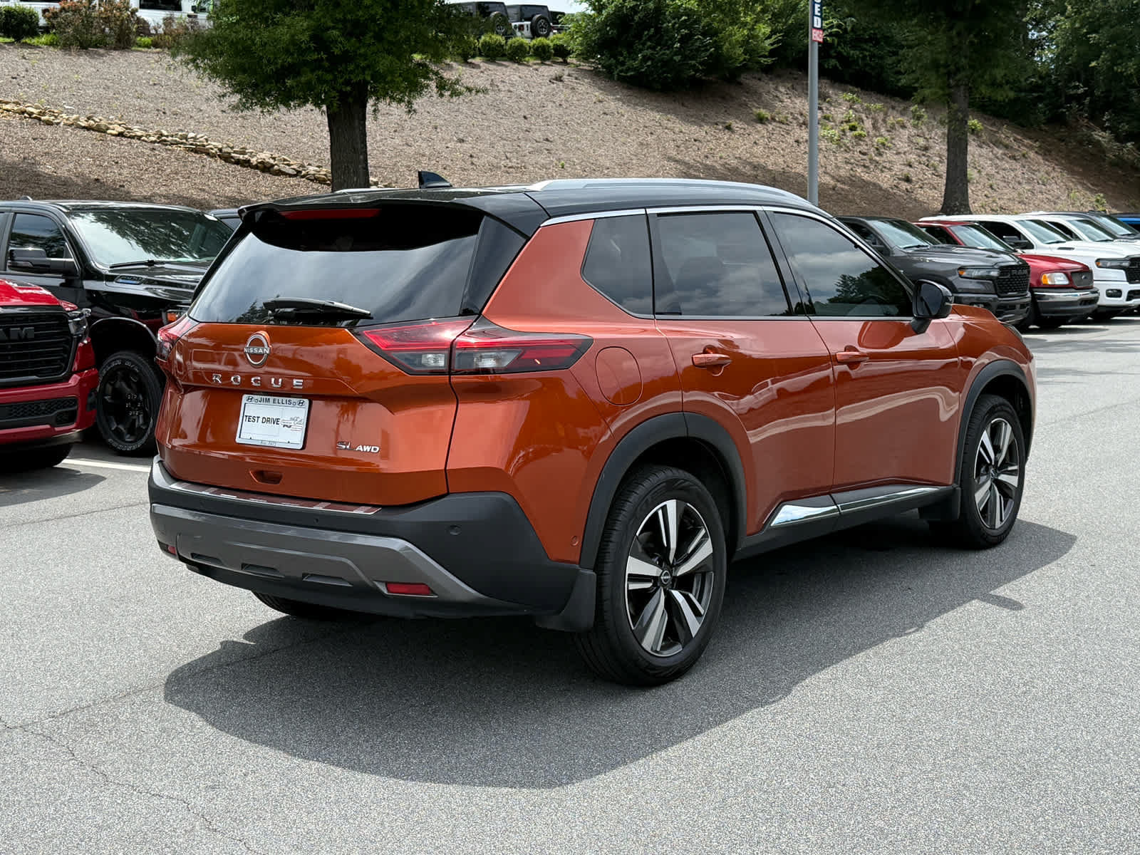 Used 2023 Nissan Rogue SL w/ SL Premium Package AWD/4WD image 5